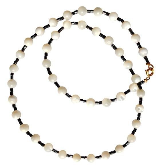 VTG 1960s Necklace Mid Century Shell Bead Japan Monochrome 18" Minimalist - Picture 2 of 10